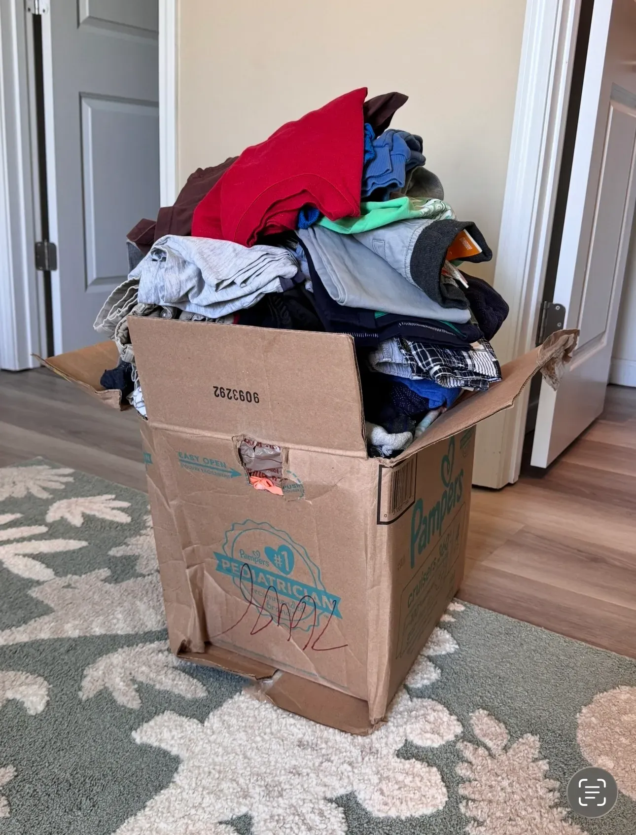 sorting kids clothes minimalist declutter